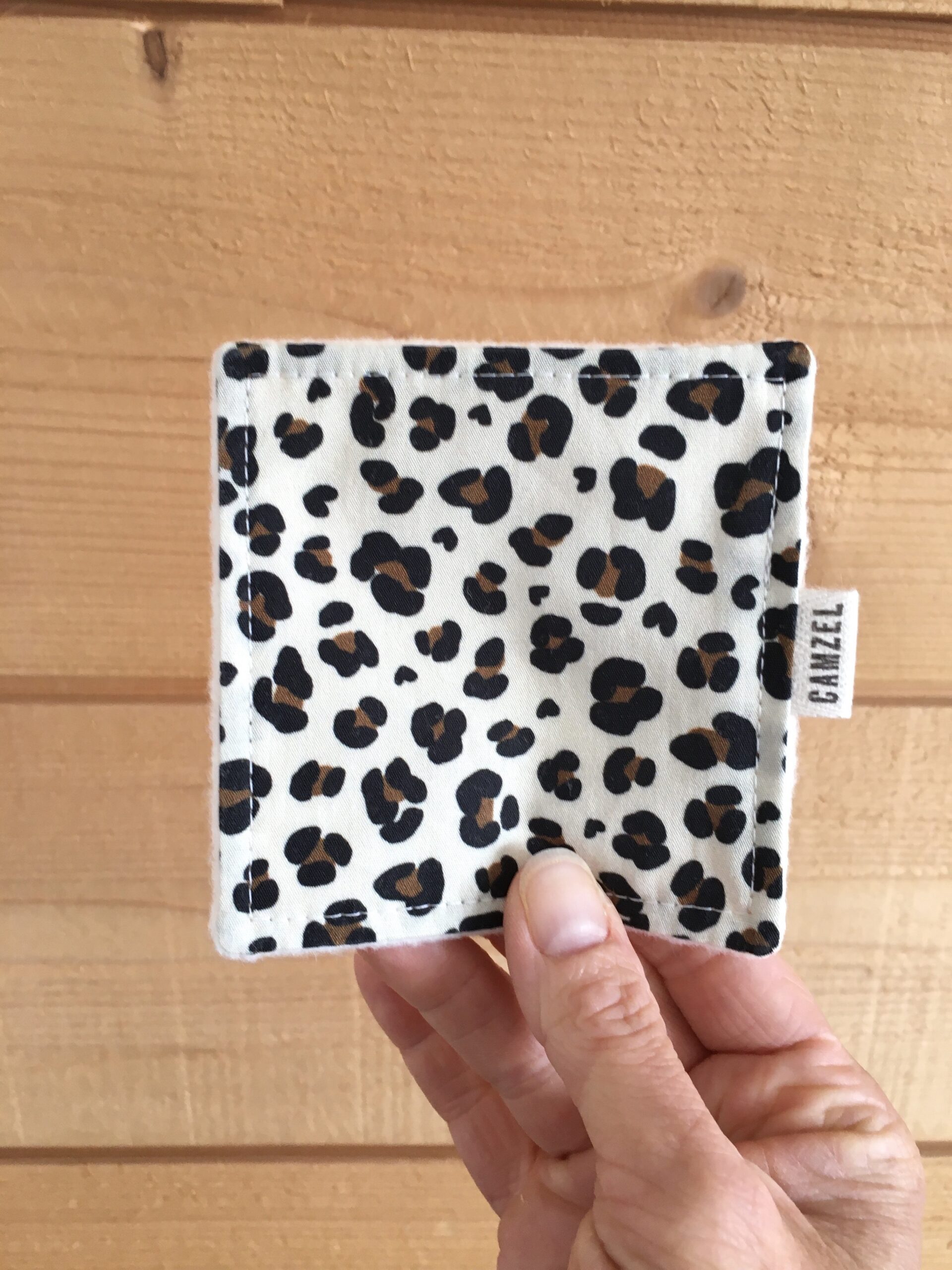 Lingette lavable léopard en coton biologique