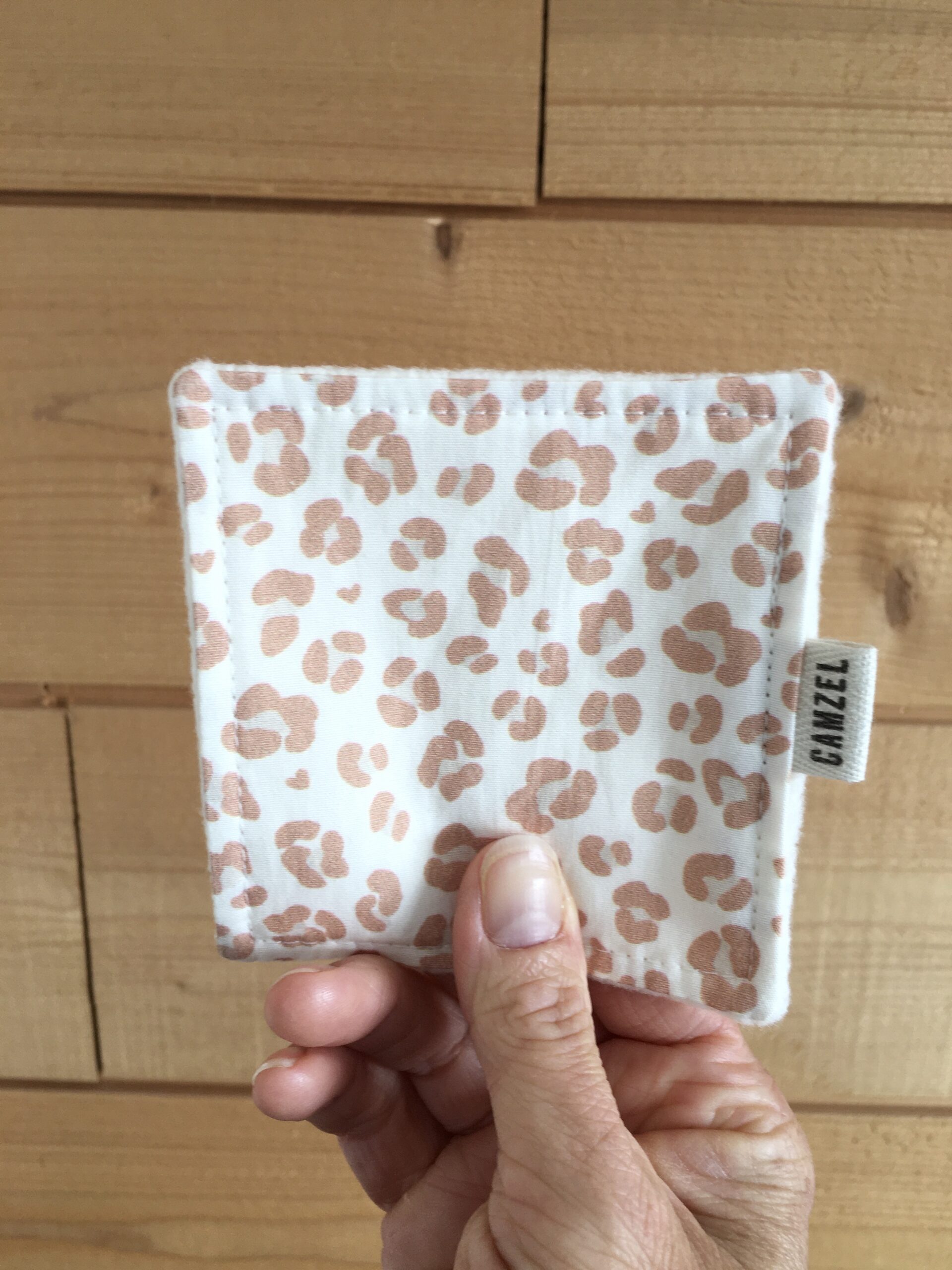 Lingette lavable léopard rose en coton biologique